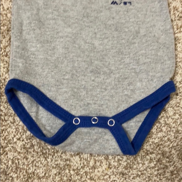 3/$15 Toronto Blue Jays Short Sleeved Onesie - Picture 4 of 7